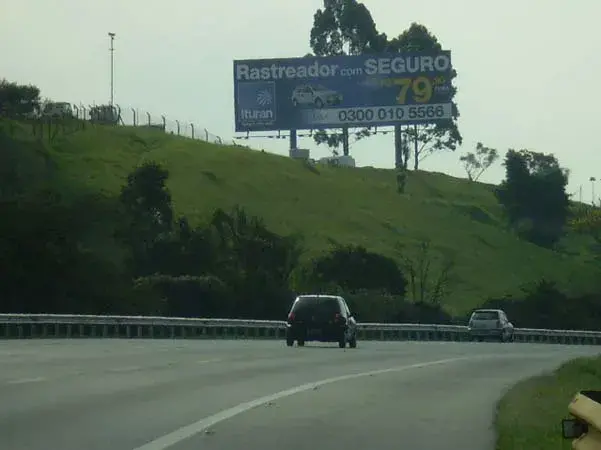 Painel na Imigrantes Outdoor na Imigrantes Imagem