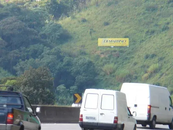 Painel Rodoviário e Front Light Rodovia Fernão Dias BR-381 Imagem