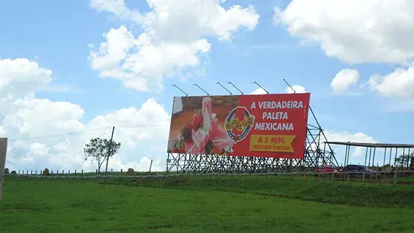 Painel Rodoviário e Front Light Rodovia Governador Carvalho Pinto SP-070 Imagem